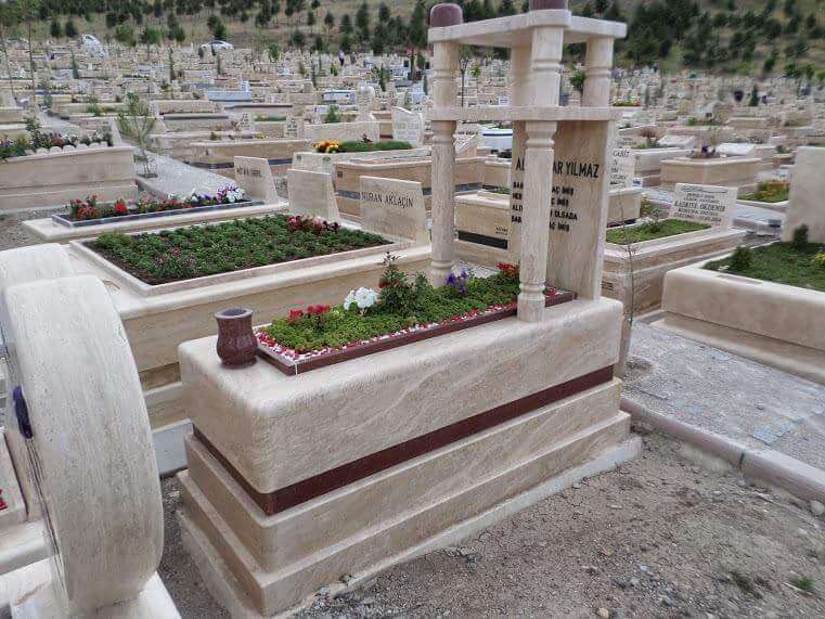 özel tasarlanmış mezar baş taşı